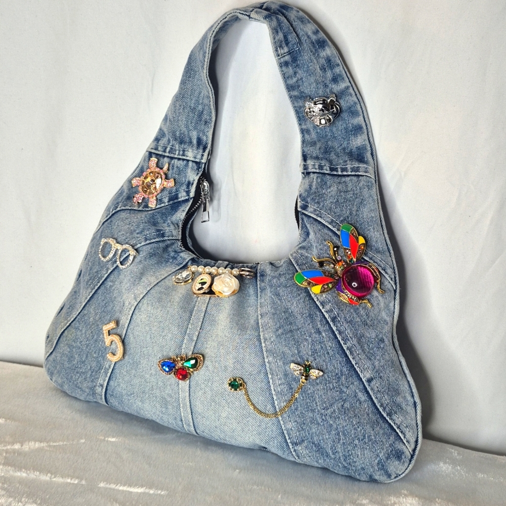 Denim Hobo Bag w/Fashion Brooches - Picture 6 of 17